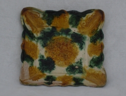 Liao sancai painted dish with central chrysanthemum - courtesy Glade Antiques